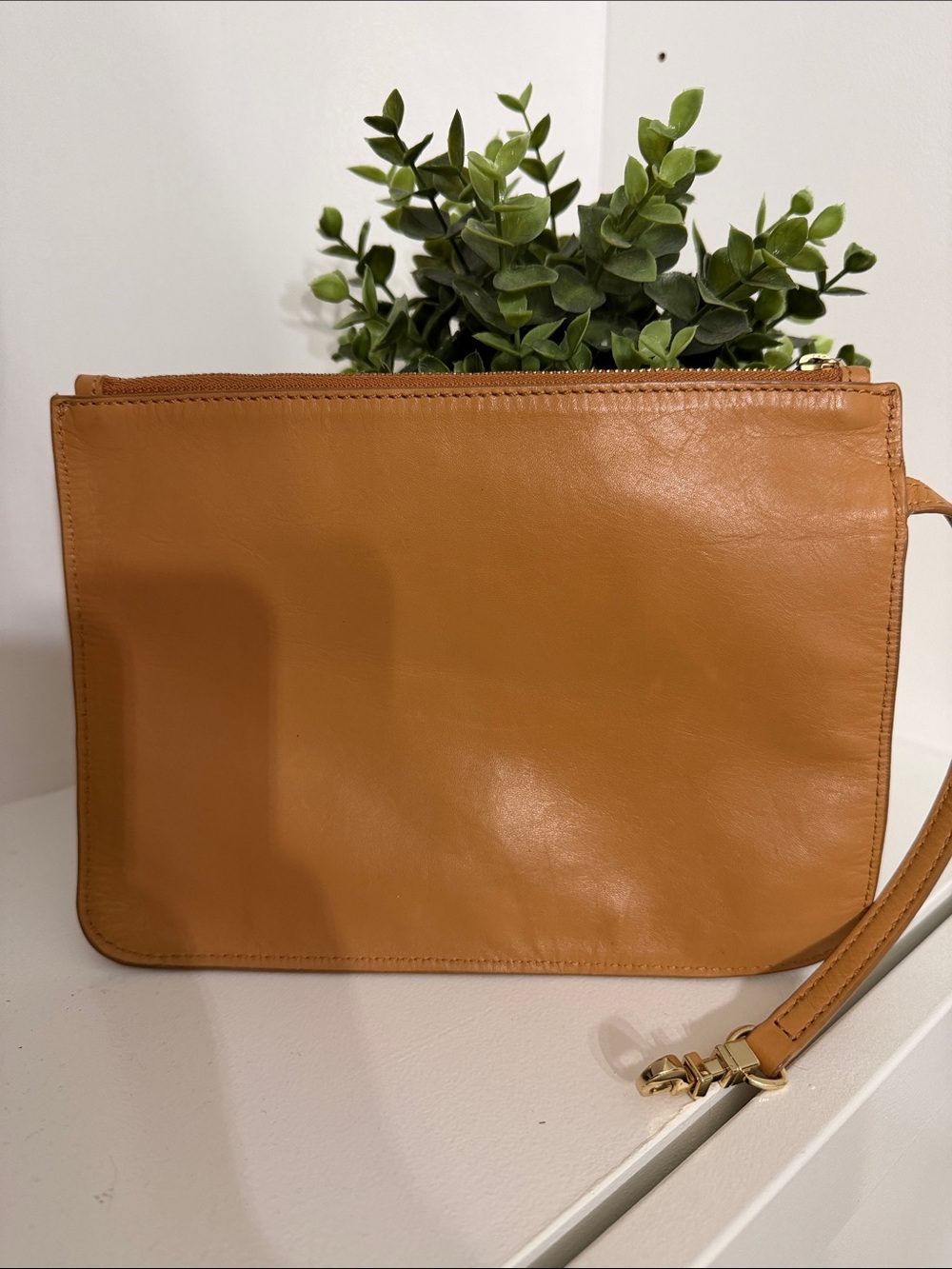 Tory Burch Large Tan Leather Clip in Pouch